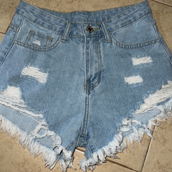 Ripped Raw Hem Denim Shorts - Picture 5 of 6
